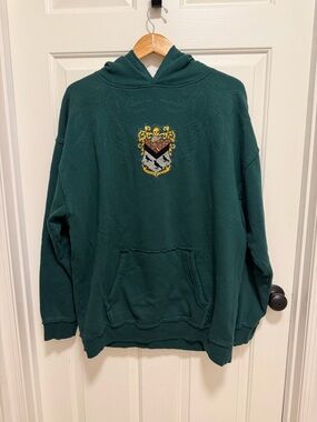 Universal Studios Harry Potter House of Black Green Crest Sweatshirt 2025 XL